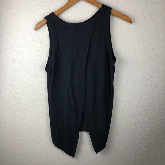 Old Navy Black Sleeveless Shirt - Picture 2 of 7